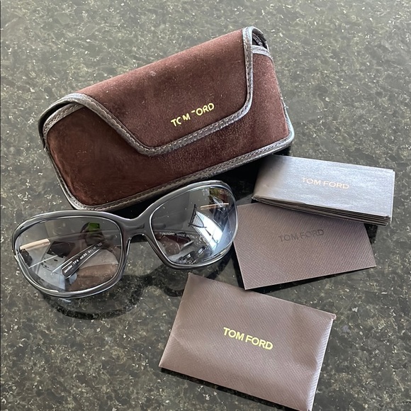 Tom Ford Accessories - Authentic Tom Ford Elegant Black Sunglasses
